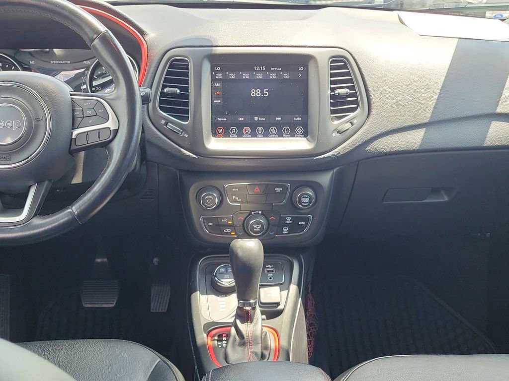 Used 2020 Jeep Compass Trailhawk w/ Cold Weather Group AWD/4WD image 17