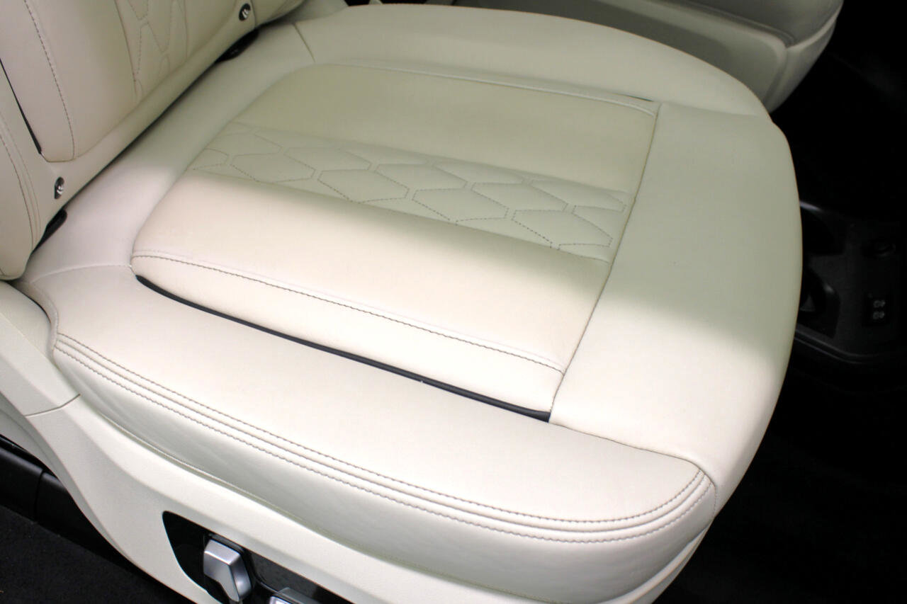 Used 2019 BMW X7 xDrive40i w/ Premium Package image 50