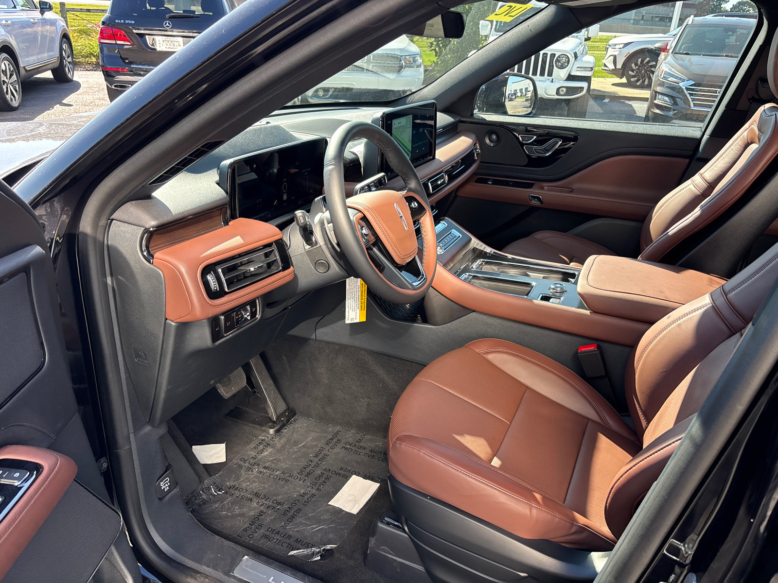 New 2027 Lincoln Aviator Reserve w/ Jet Appearance Package AWD/4WD image 23
