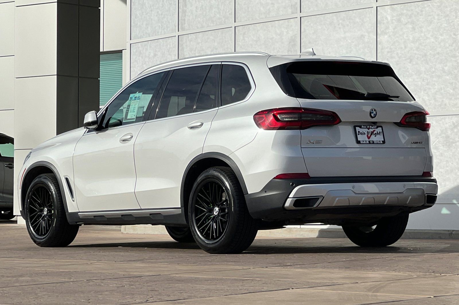 Used 2020 BMW X5 xDrive40i w/ Premium Package image 6