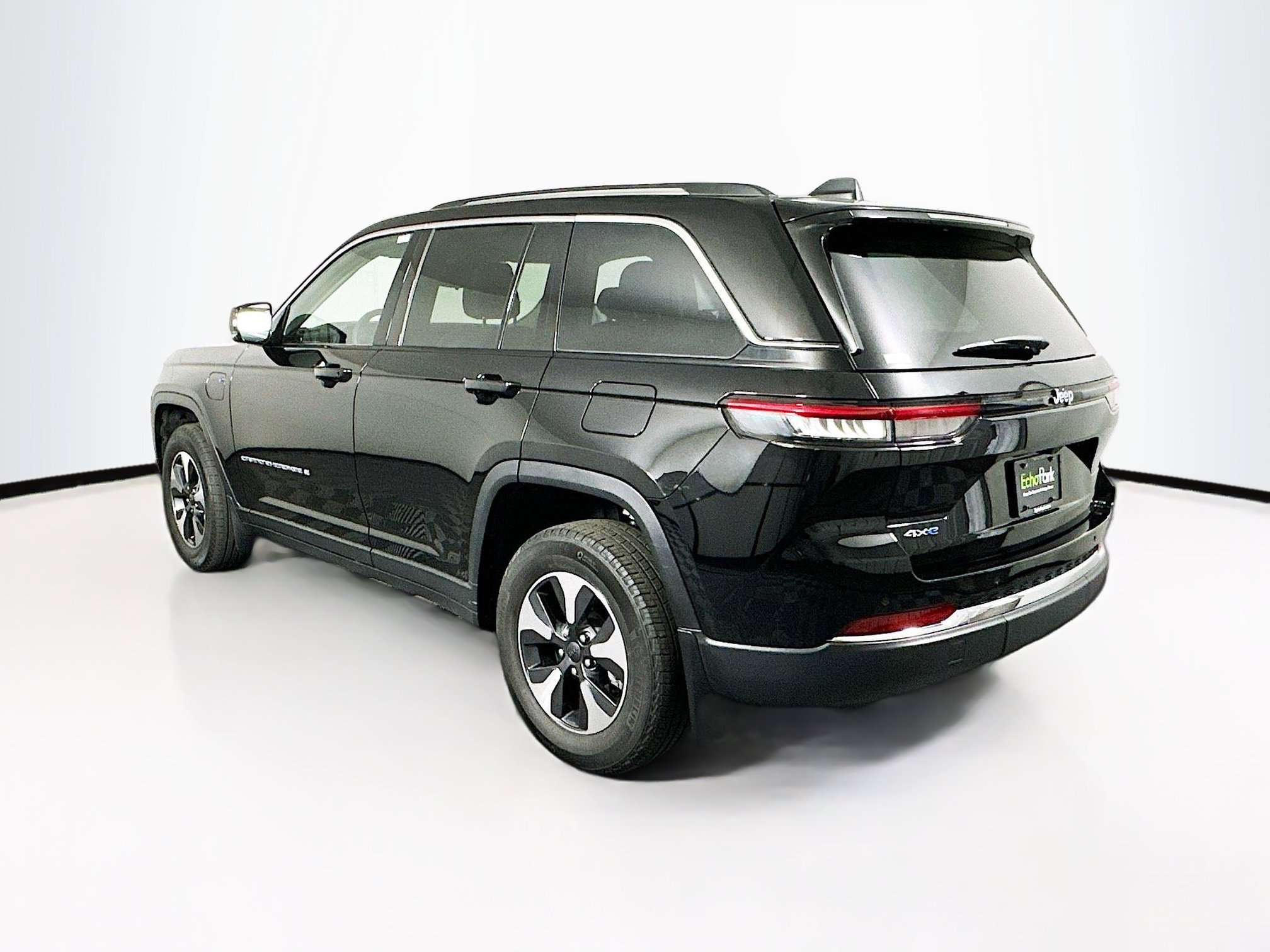 Used 2022 Jeep Grand Cherokee Limited 4xe w/ MOPAR Finishing Package image 5