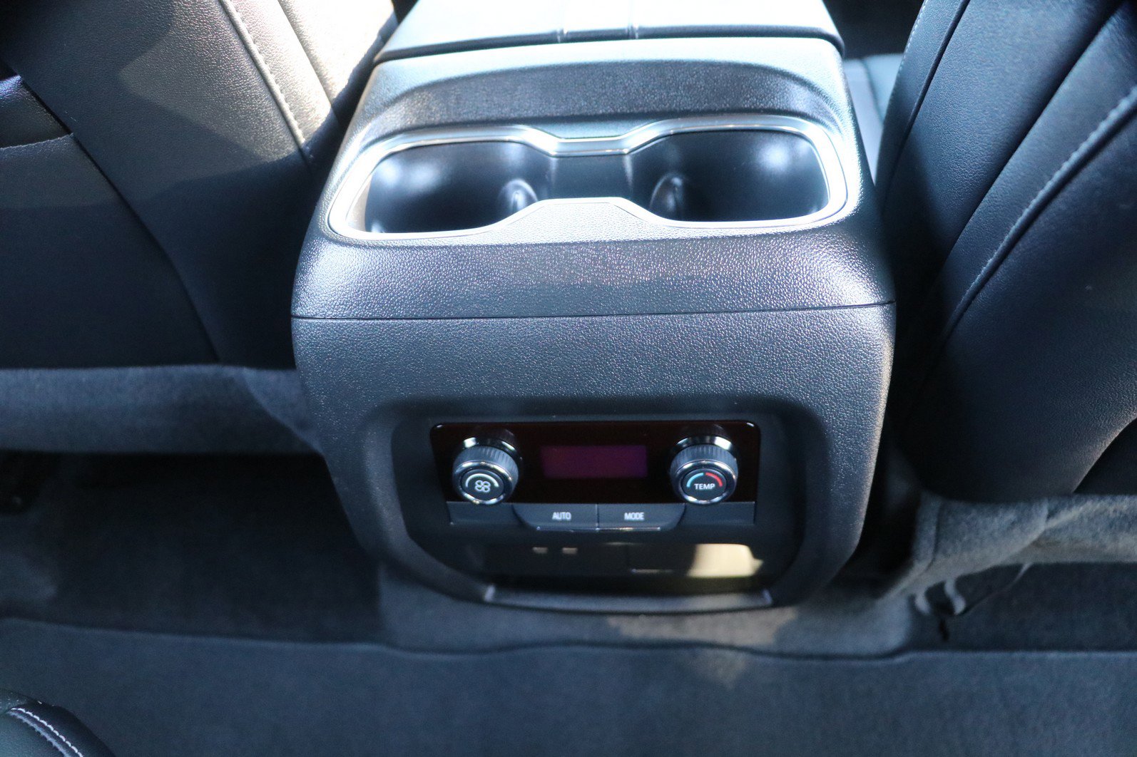 Used 2025 Chevrolet Traverse LT image 33