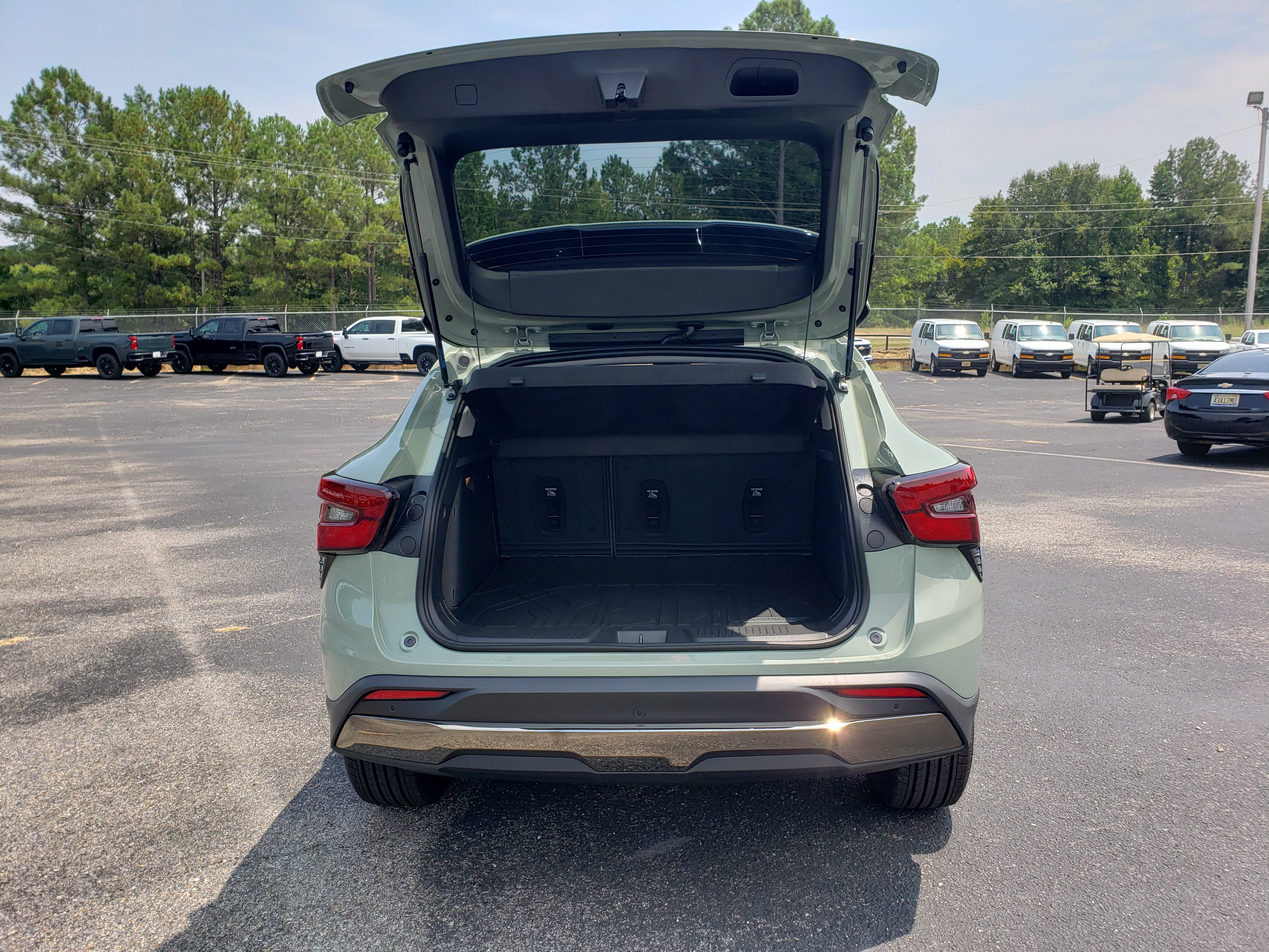 New 2026 Chevrolet Trax ACTIV w/ Driver Confidence Package FWD image 9