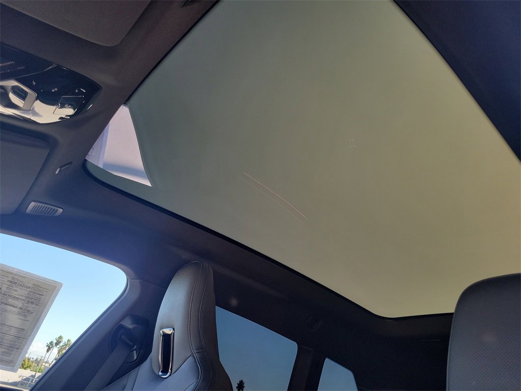 Used 2023 BMW iX xDrive50 image 17