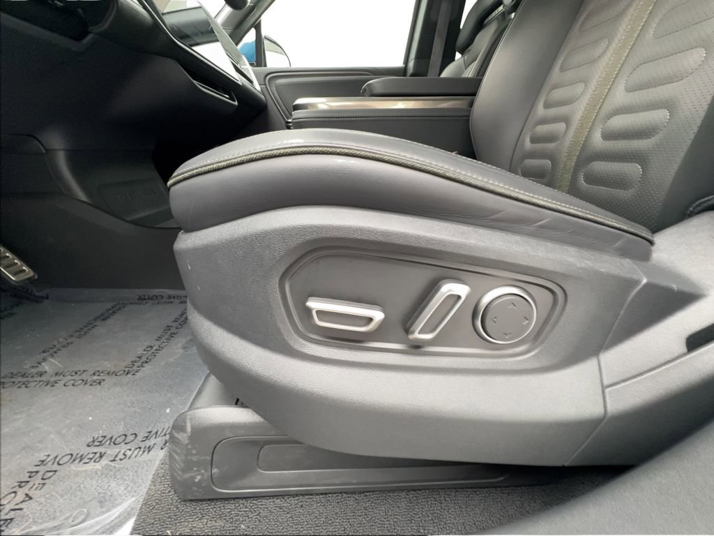Used 2024 Rivian R1S Adventure AWD/4WD image 21