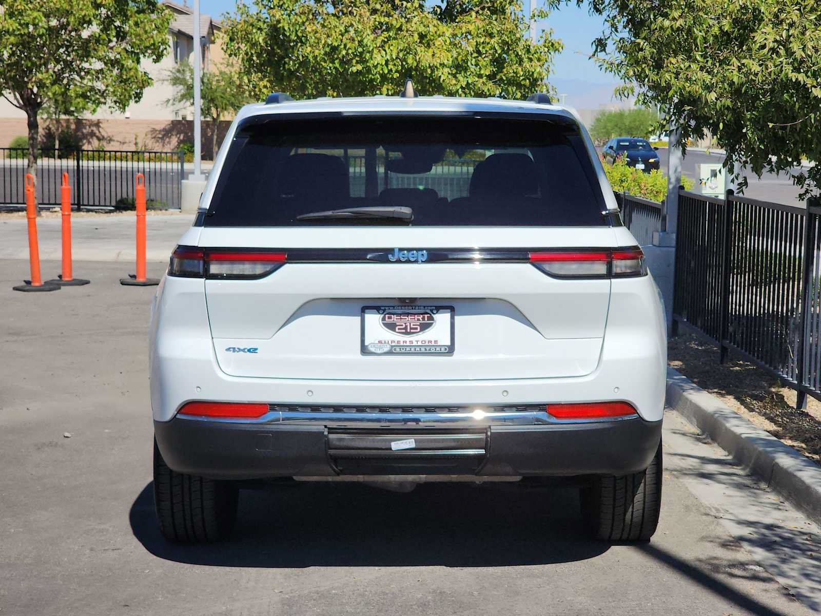 Used 2024 Jeep Grand Cherokee Limited 4xe AWD/4WD image 7