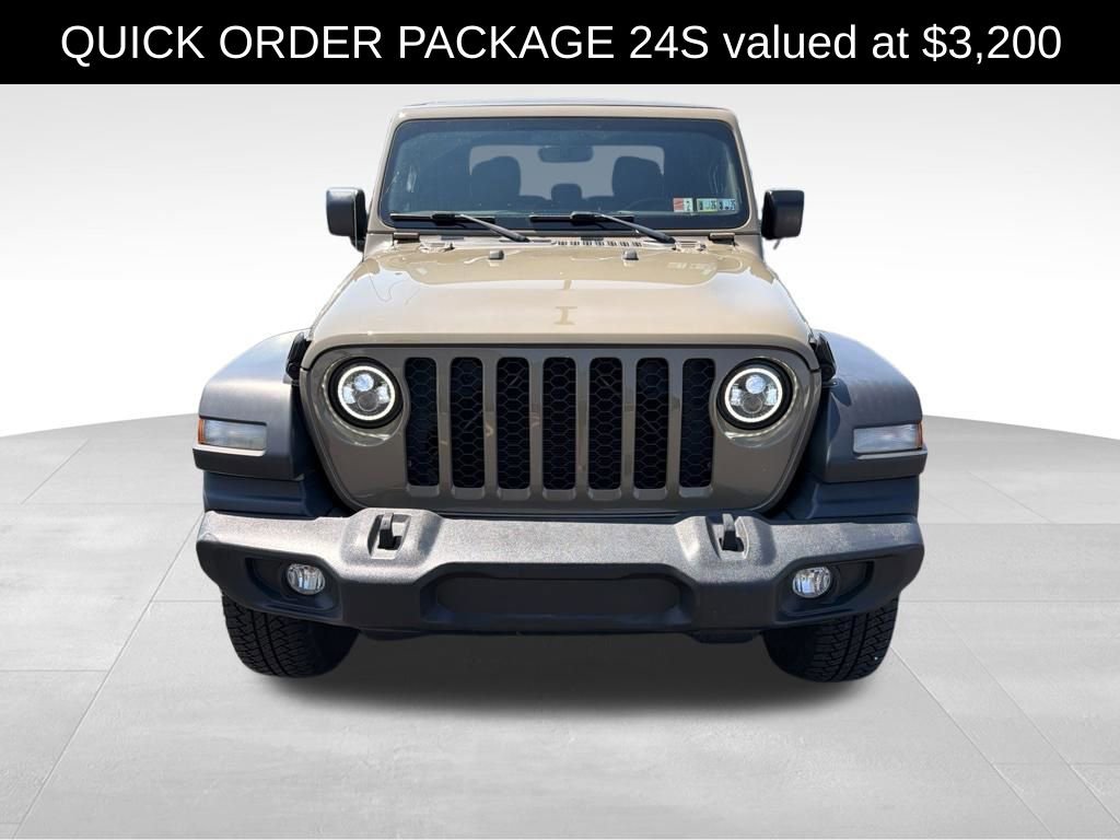 Used 2020 Jeep Gladiator Sport w/ Quick Order Package 24S AWD/4WD image 2
