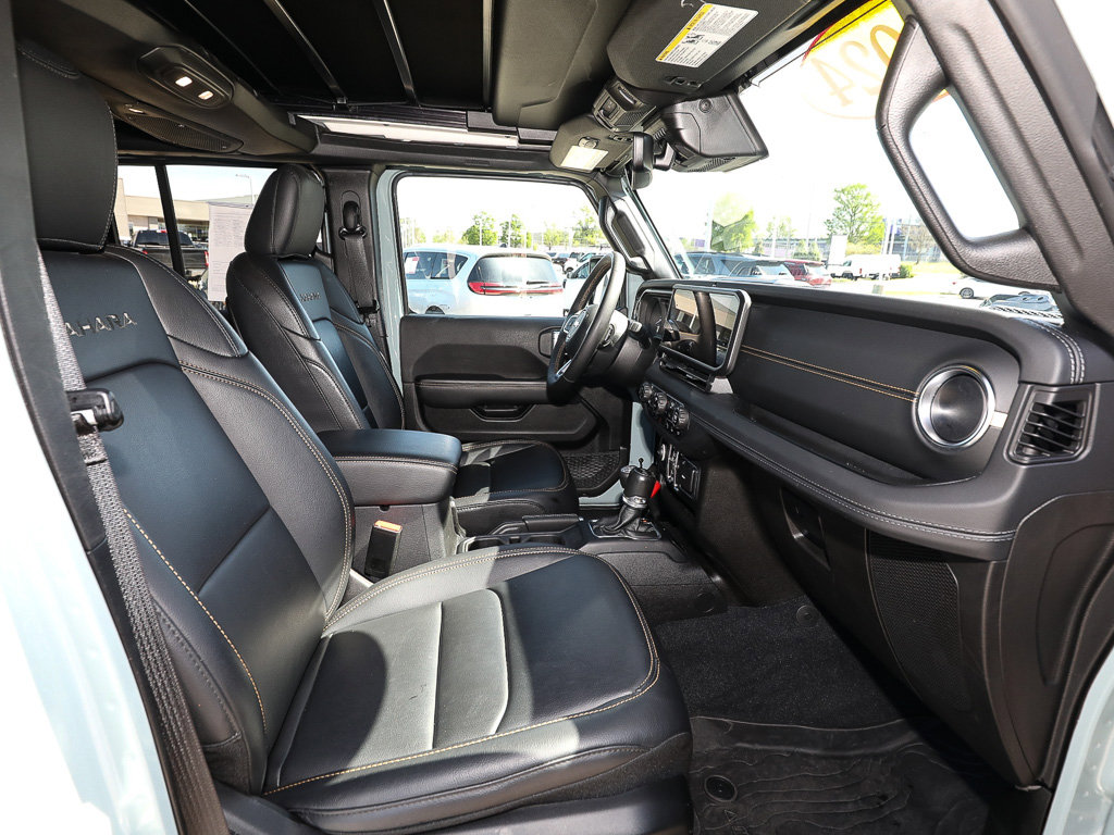Used 2024 Jeep Wrangler Sahara w/ Technology Group image 21
