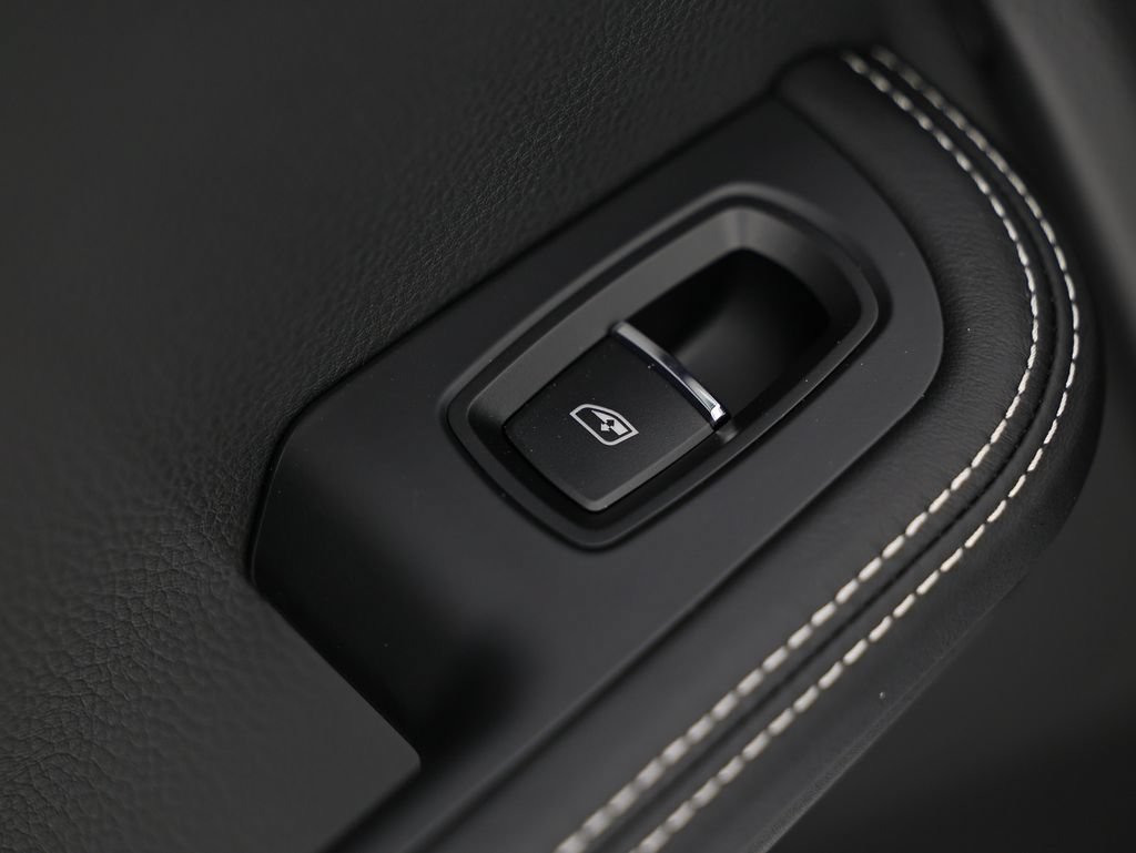 New 2026 Porsche Macan S AWD/4WD image 26