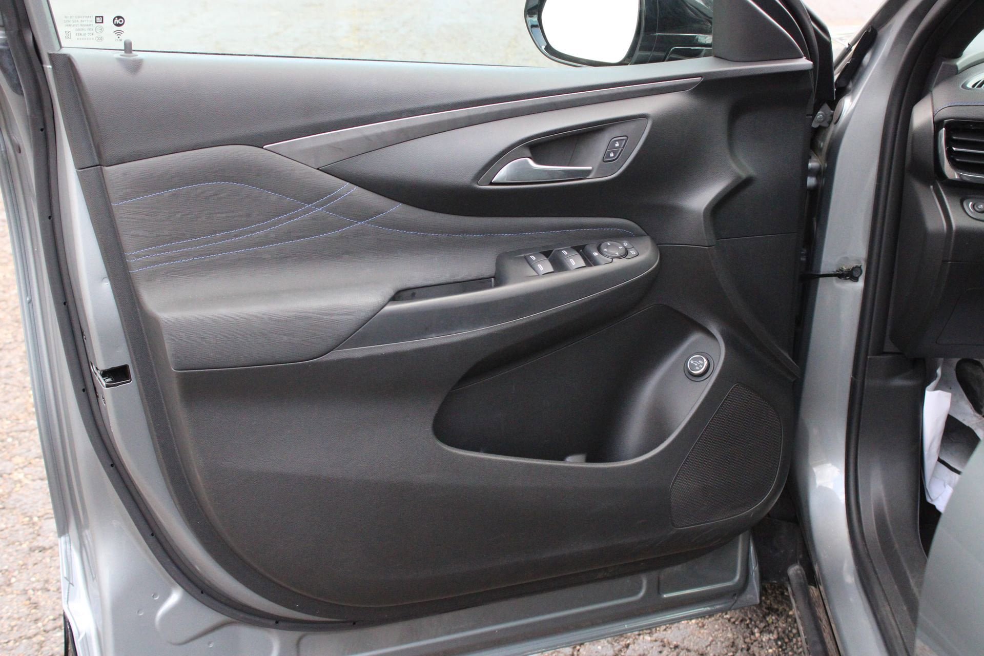 Used 2024 Buick Envista Sport Touring w/ Convenience I Package FWD image 12