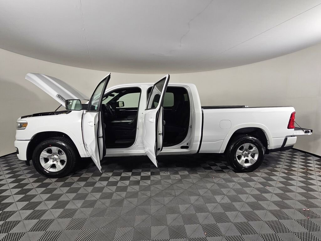New 2026 RAM 1500 Big Horn AWD/4WD image 17