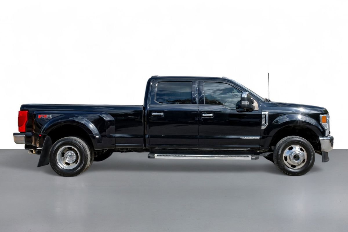 Used 2022 Ford F350 XLT w/ XLT Premium Package image 5
