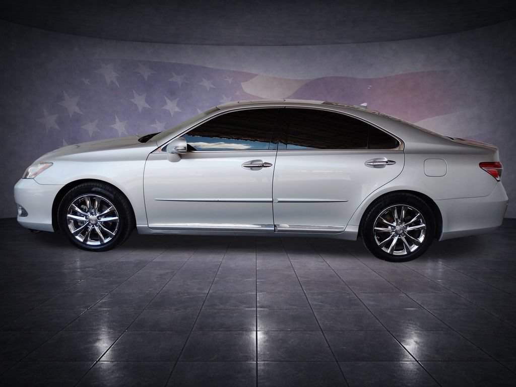 Used 2011 Lexus ES 350 w/ Preferred Accessory Package FWD image 2