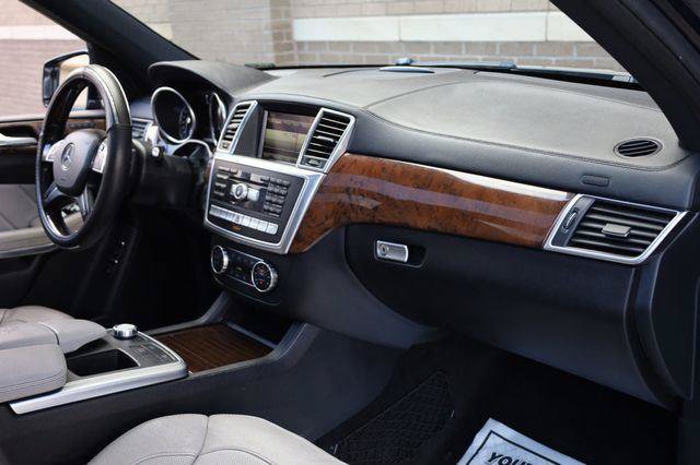 Used 2015 Mercedes-Benz GL 550 4MATIC image 32