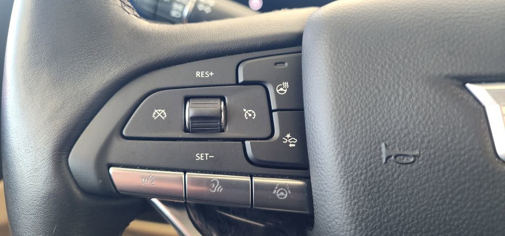 Used 2024 Cadillac Escalade ESV Premium Luxury w/ LPO, Floor Liner Package AWD/4WD image 39