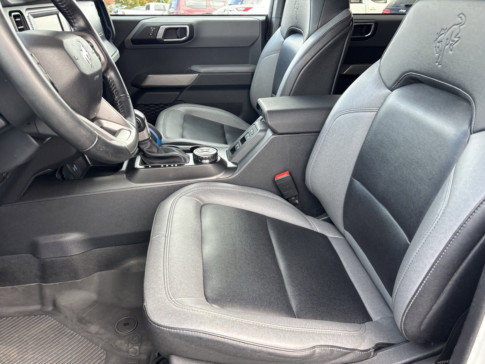 Used 2023 Ford Bronco Black Diamond image 18