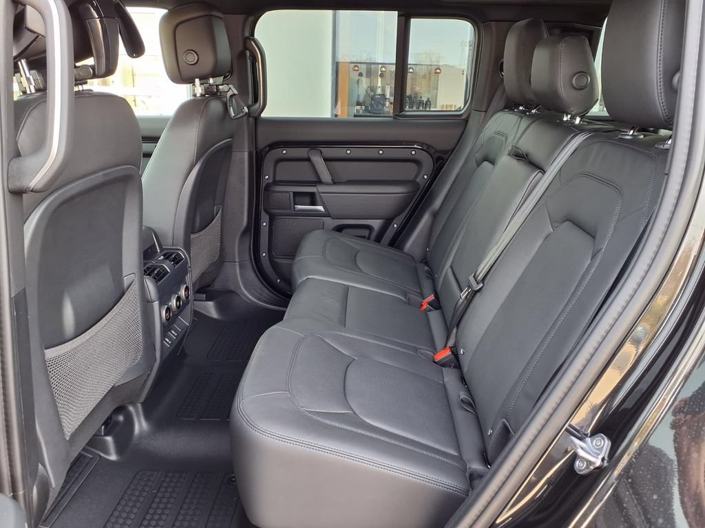 Certified 2026 Land Rover Defender 110 X-Dynamic SE AWD/4WD image 8