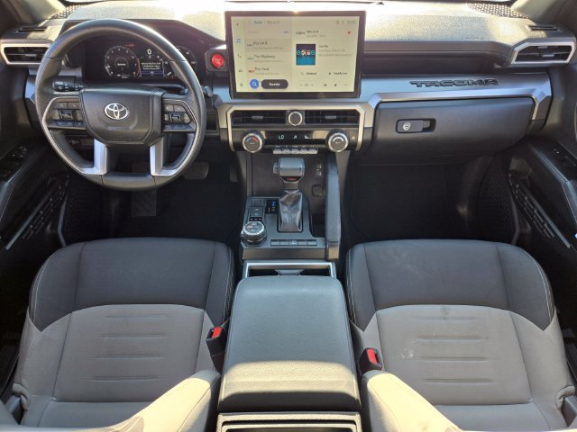Used 2025 Toyota Tacoma TRD Off-Road AWD/4WD image 15