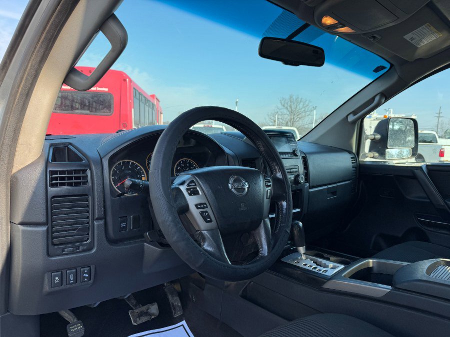 Used 2014 Nissan Titan SV image 14