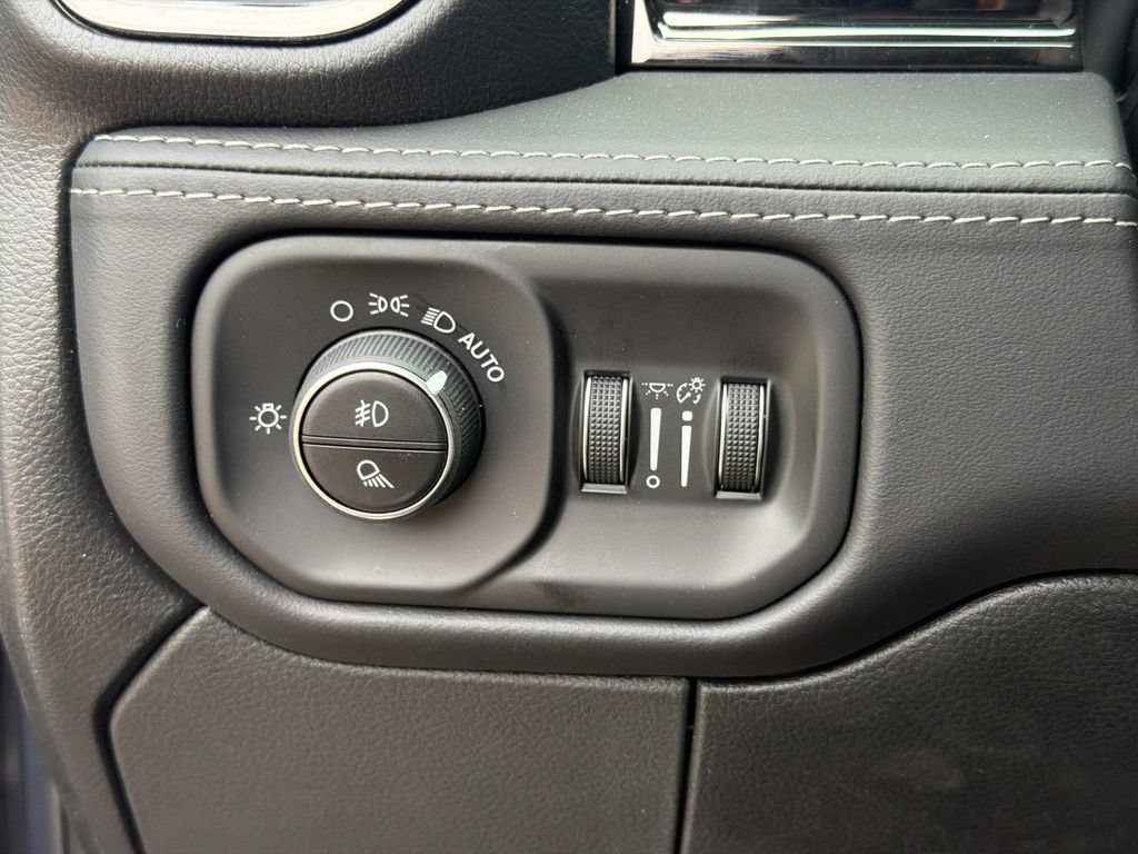 New 2026 RAM 3500 Limited AWD/4WD image 10