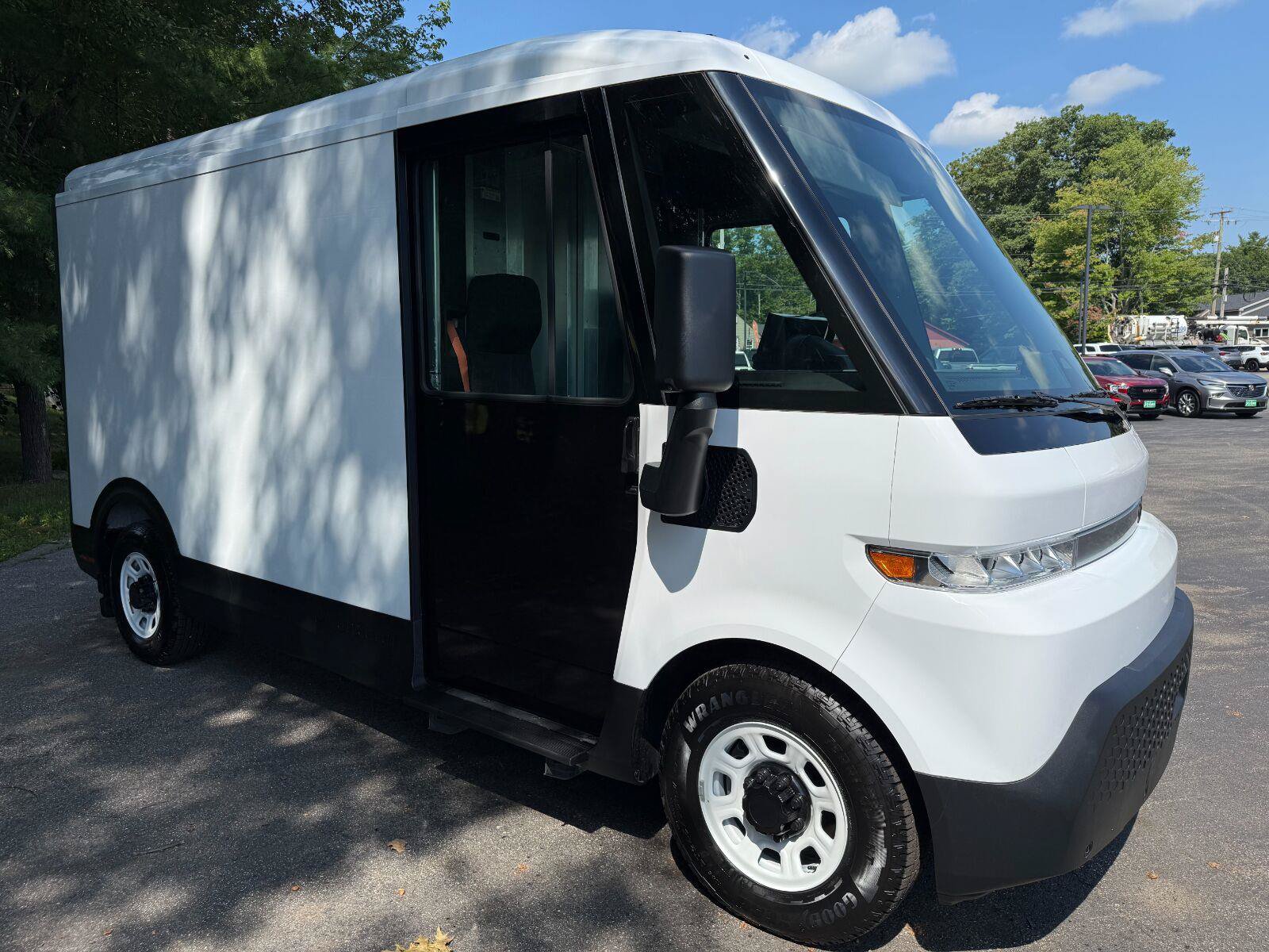 Used 2024 Chevrolet Brightdrop 400 w/ Commercial Equipment Package AWD/4WD image 3