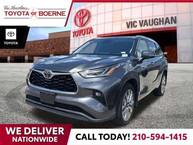 Certified 2021 Toyota Highlander Limited AWD/4WD image 1