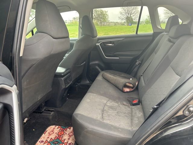 Used 2021 Toyota RAV4 XLE image 9