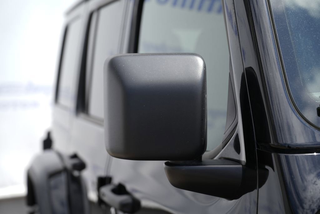 Used 2025 Jeep Wrangler Unlimited Sahara w/ Safety Group AWD/4WD image 9