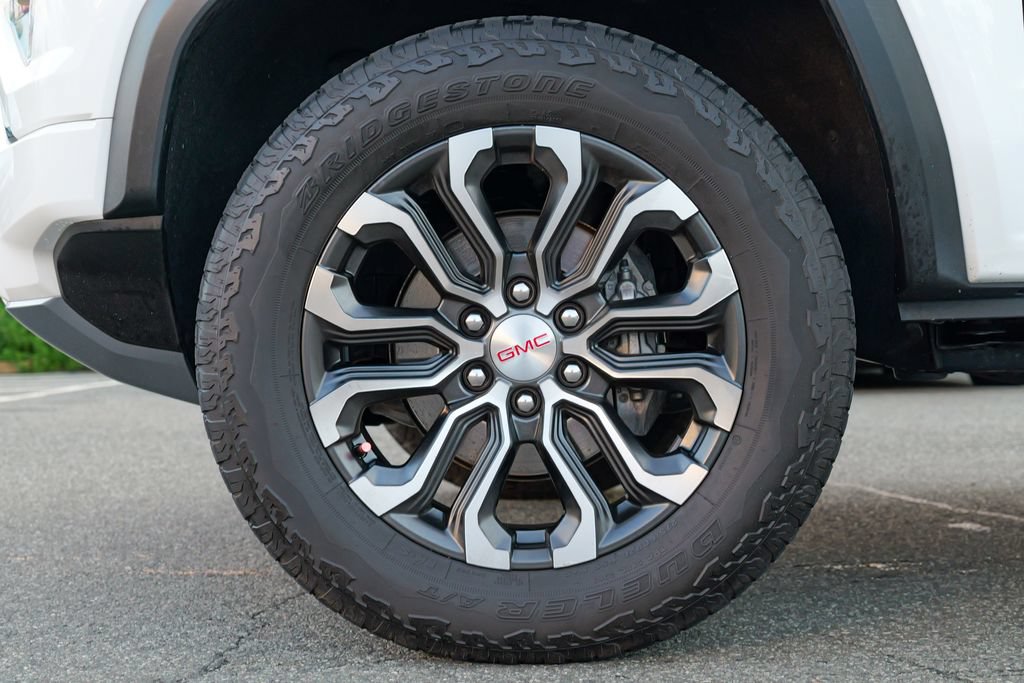 Used 2024 GMC Canyon Denali AWD/4WD image 16