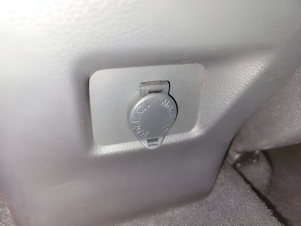 Used 2024 Toyota RAV4 LE FWD image 8