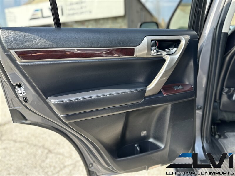 Used 2018 Lexus GX 460 Premium w/ Premium Package AWD/4WD image 19