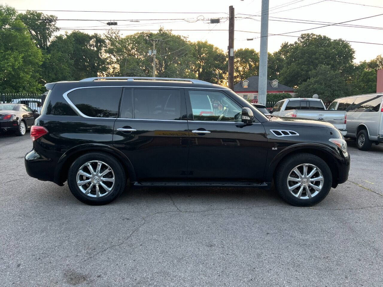Used 2014 INFINITI QX80 4WD w/ Theater Package image 8
