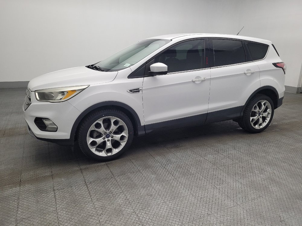 Used 2017 Ford Escape SE FWD image 2