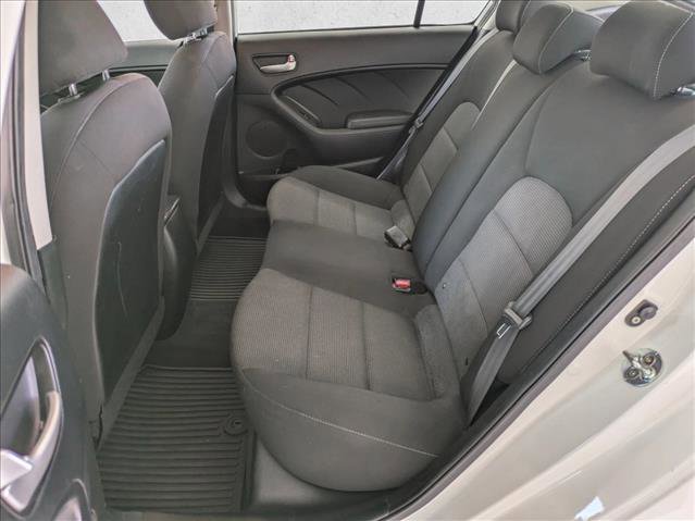 Used 2018 Kia Forte LX image 17
