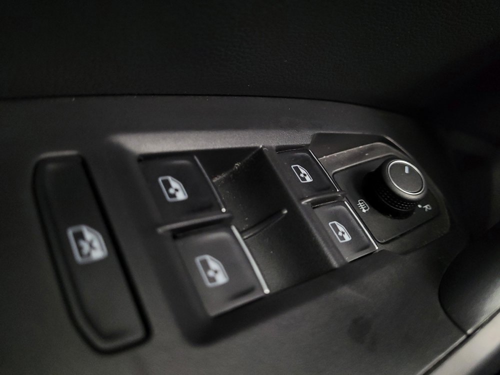 Used 2024 Volkswagen Jetta SE w/ Panoramic Sunroof Package image 27