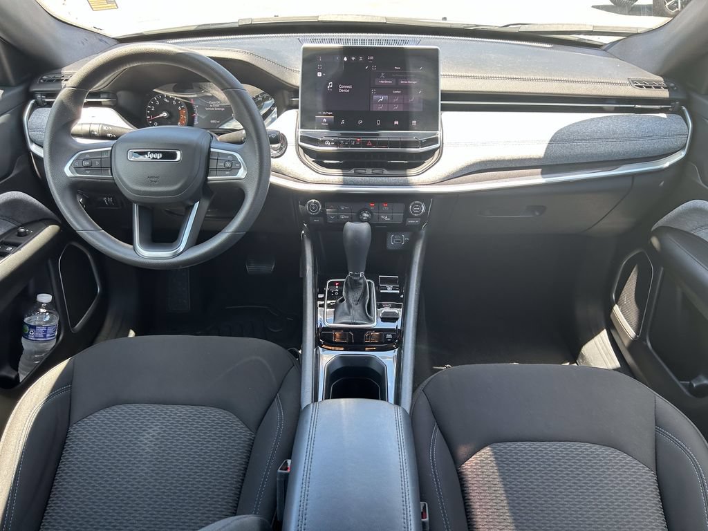 Used 2024 Jeep Compass Sport w/ Mopar Graphics Package AWD/4WD image 17