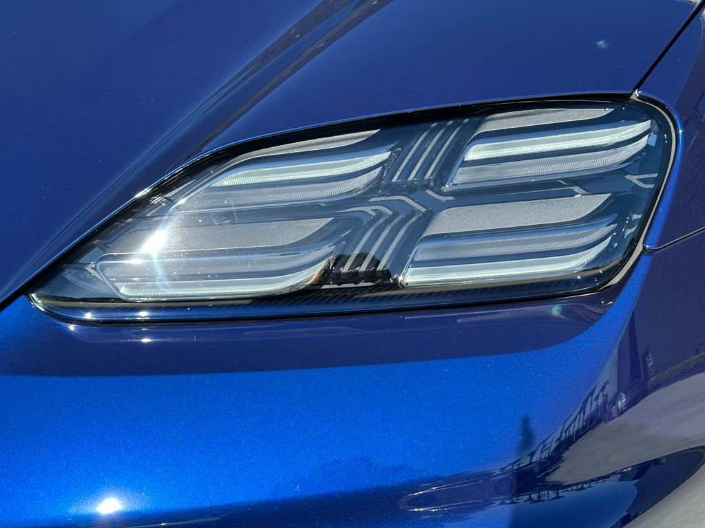 Used 2024 Porsche Macan 4 Electric image 13