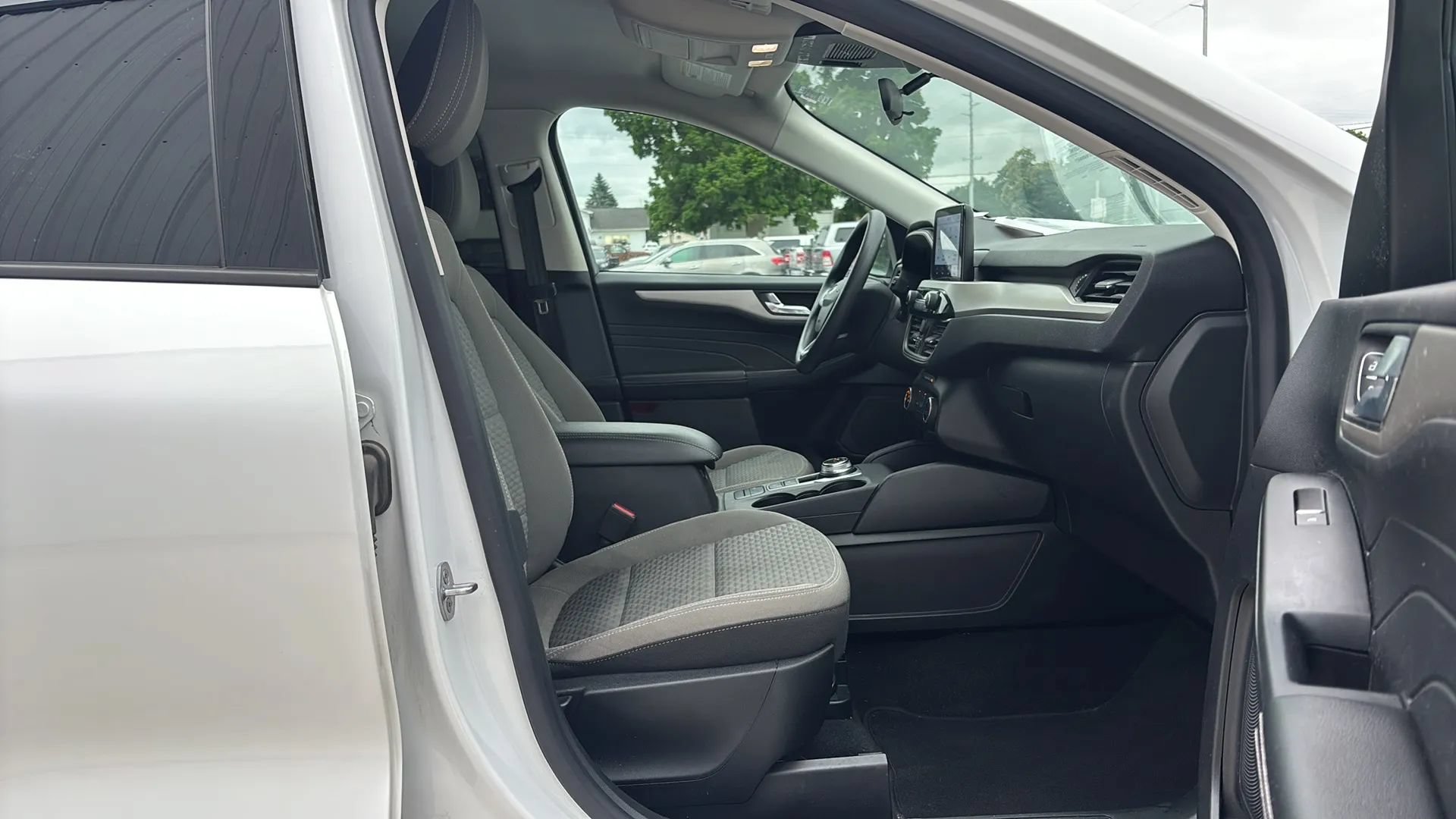 Used 2021 Ford Escape SE FWD image 15