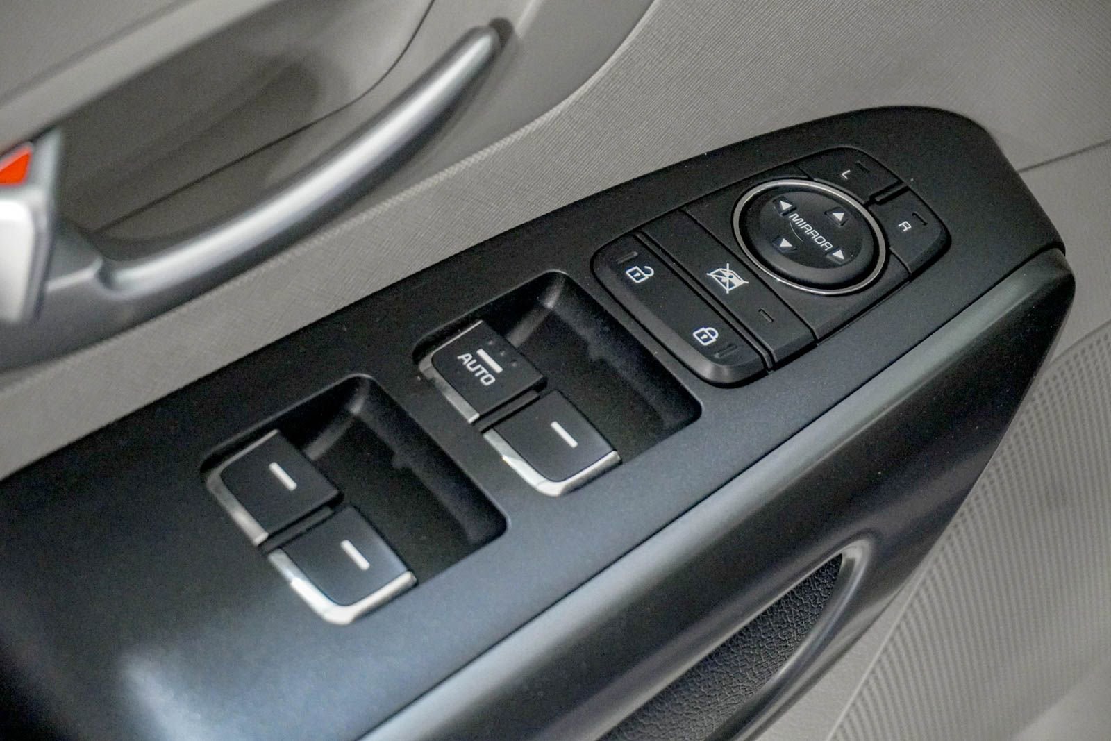 Used 2019 Kia Sedona EX FWD image 17