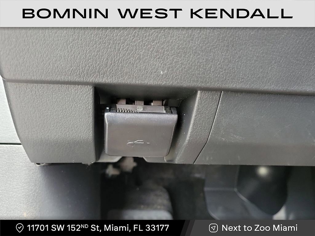 Used 2021 MAZDA MAZDA3 s image 25