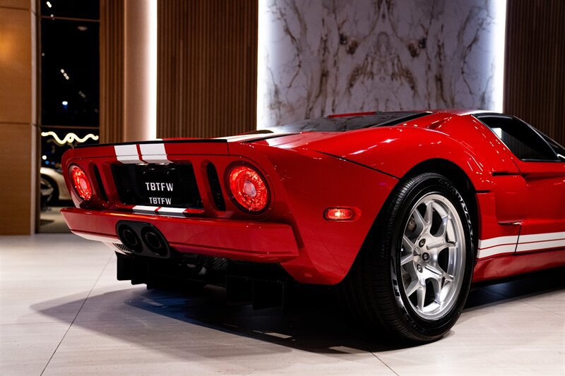 Used 2005 Ford GT RWD image 39