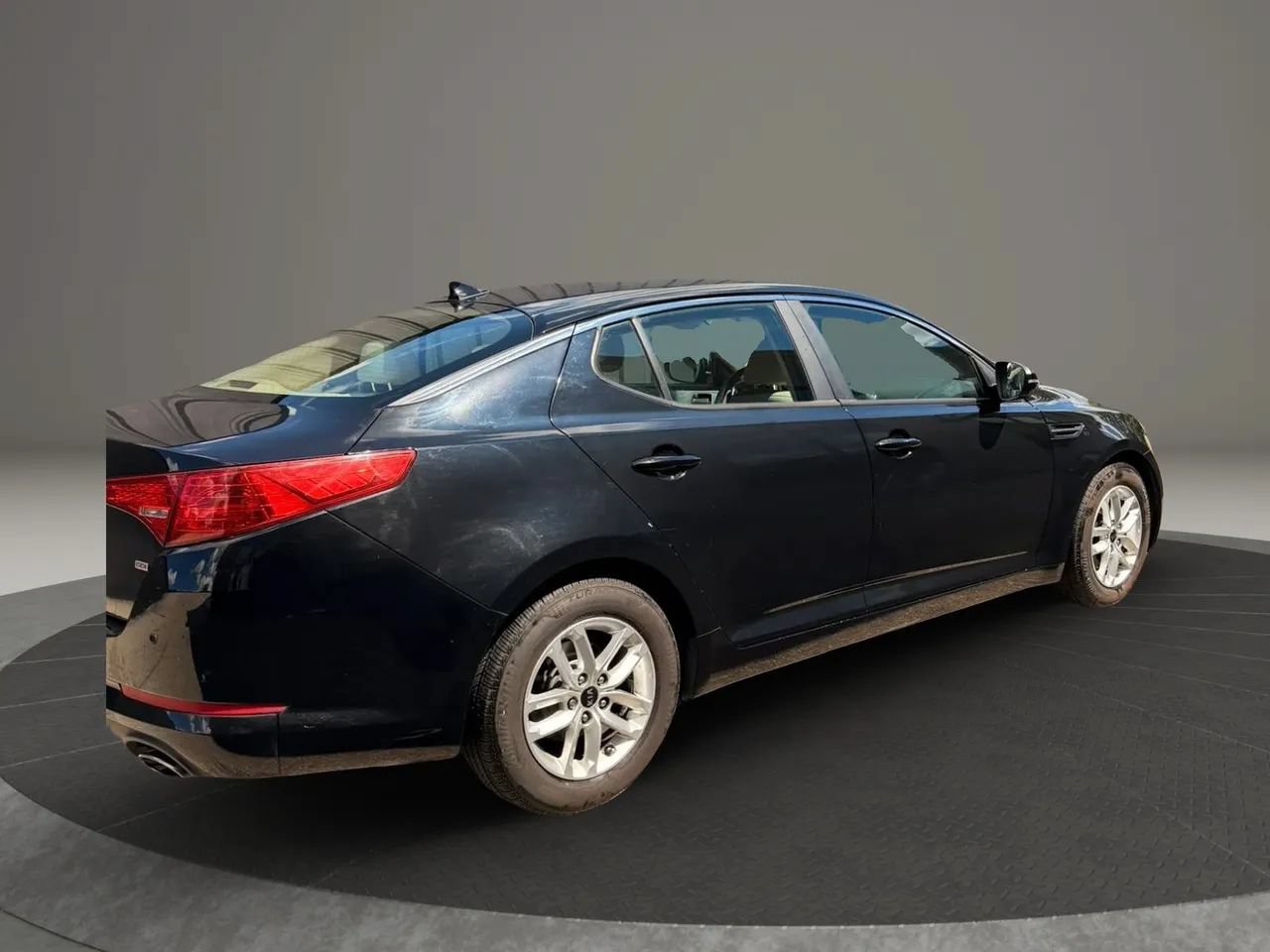 Used 2011 Kia Optima LX FWD image 4