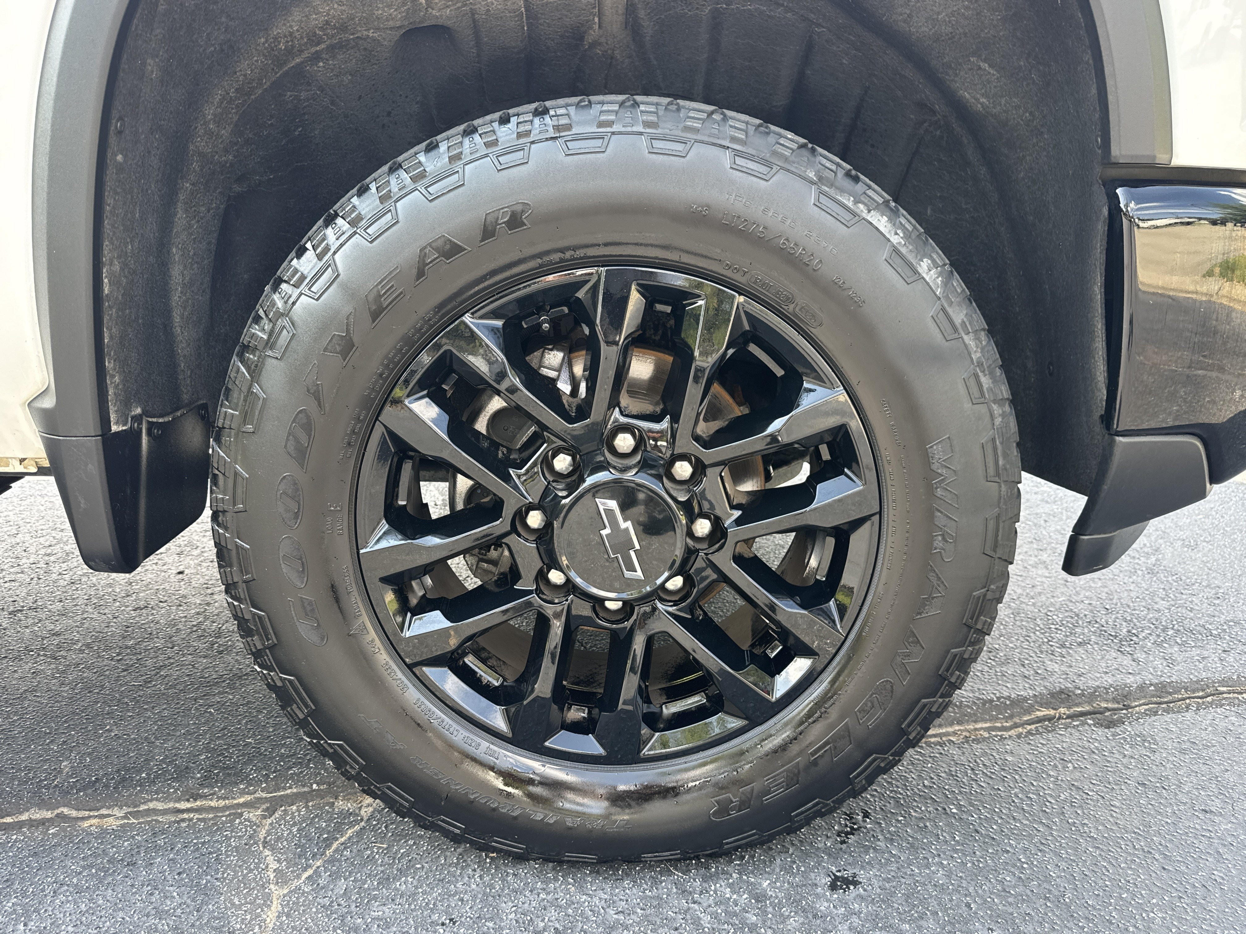 Used 2025 Chevrolet Silverado 2500 Custom w/ Custom Value Package AWD/4WD image 13