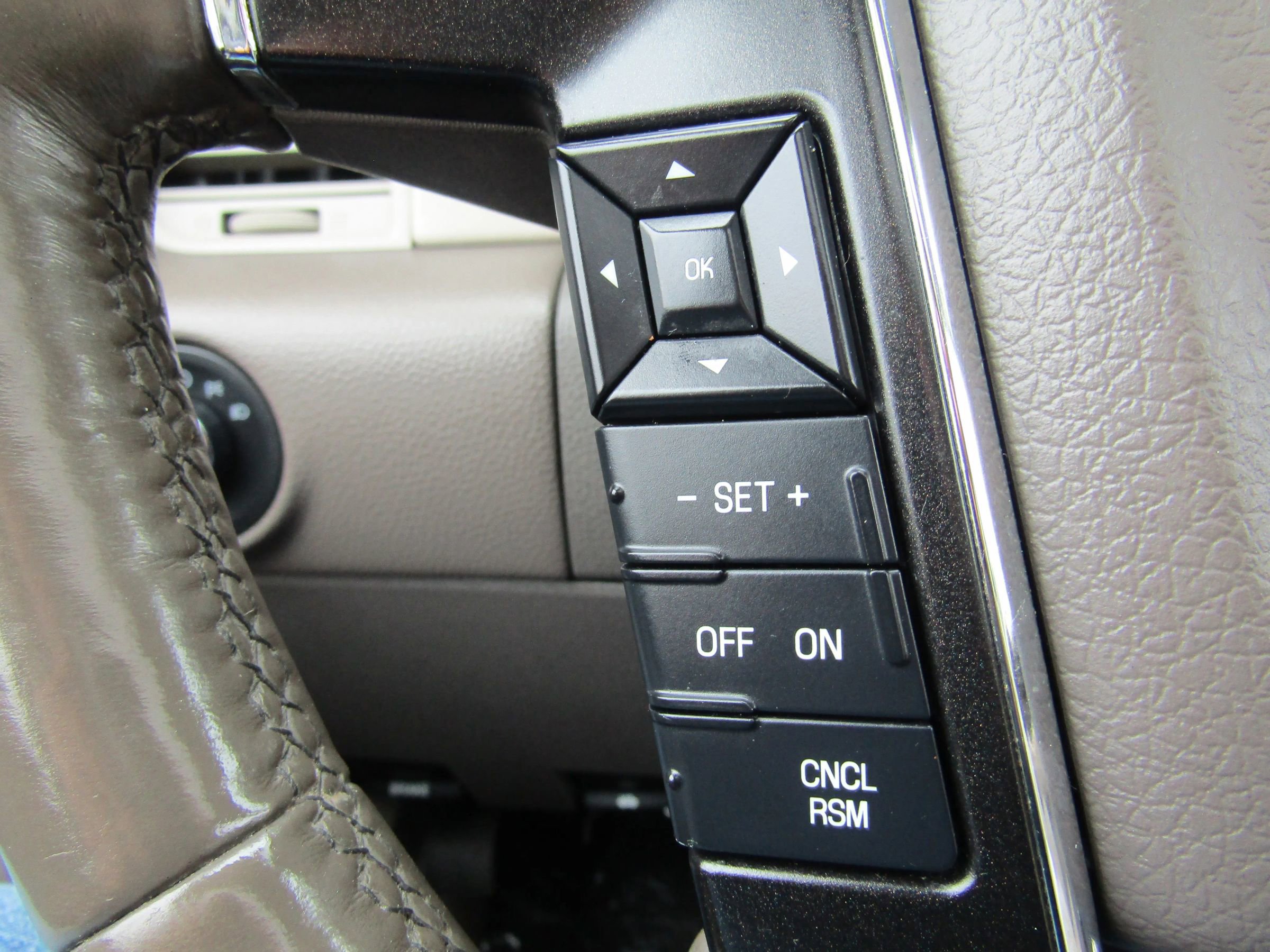 Used 2016 Lincoln Navigator L Select AWD/4WD image 43