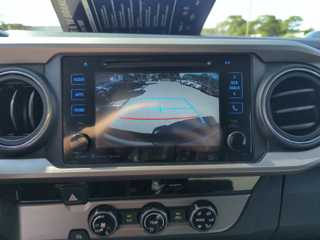 Used 2018 Toyota Tacoma SR5 RWD image 22