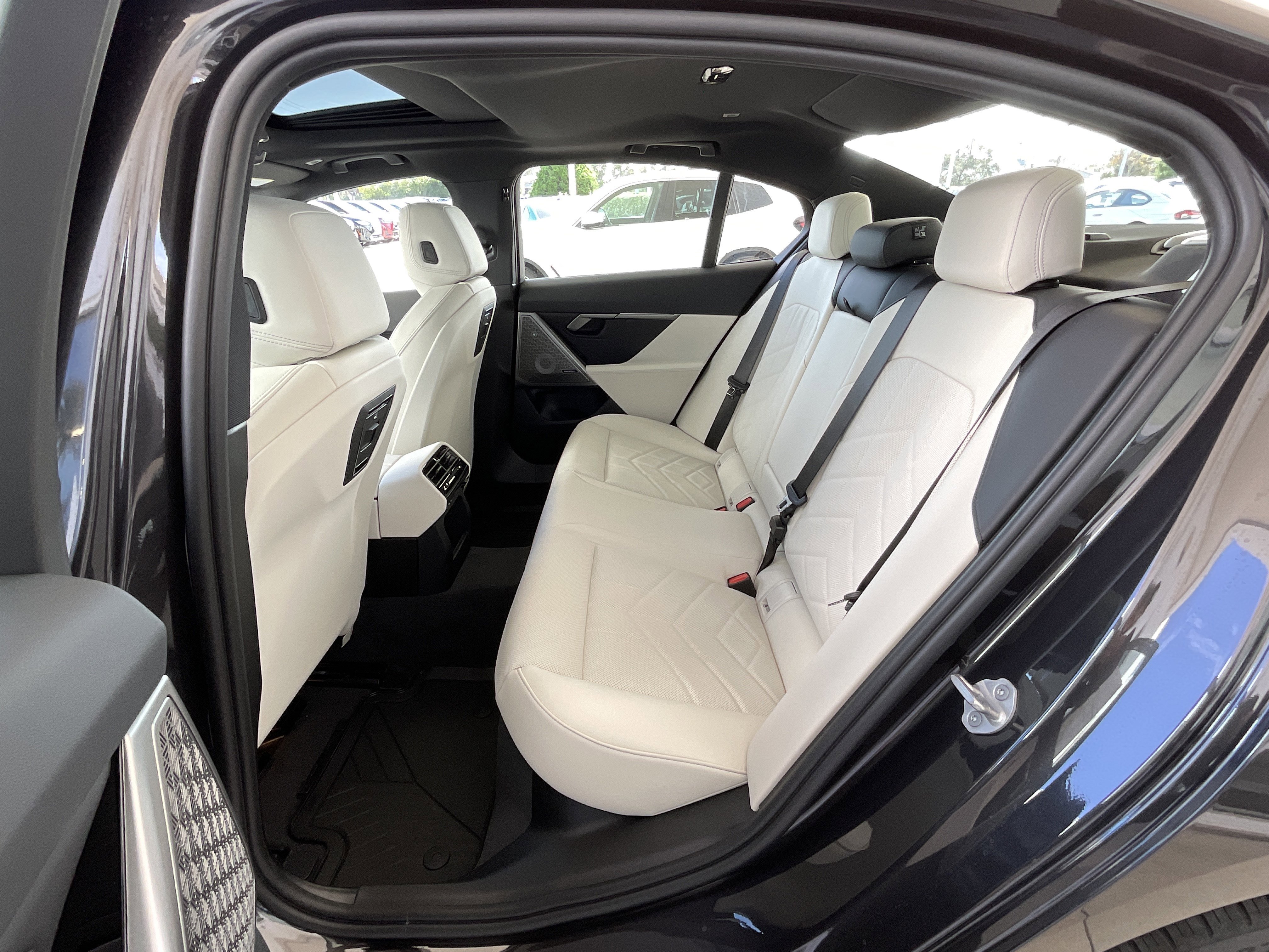 New 2026 BMW 530i w/ M Sport Package image 26