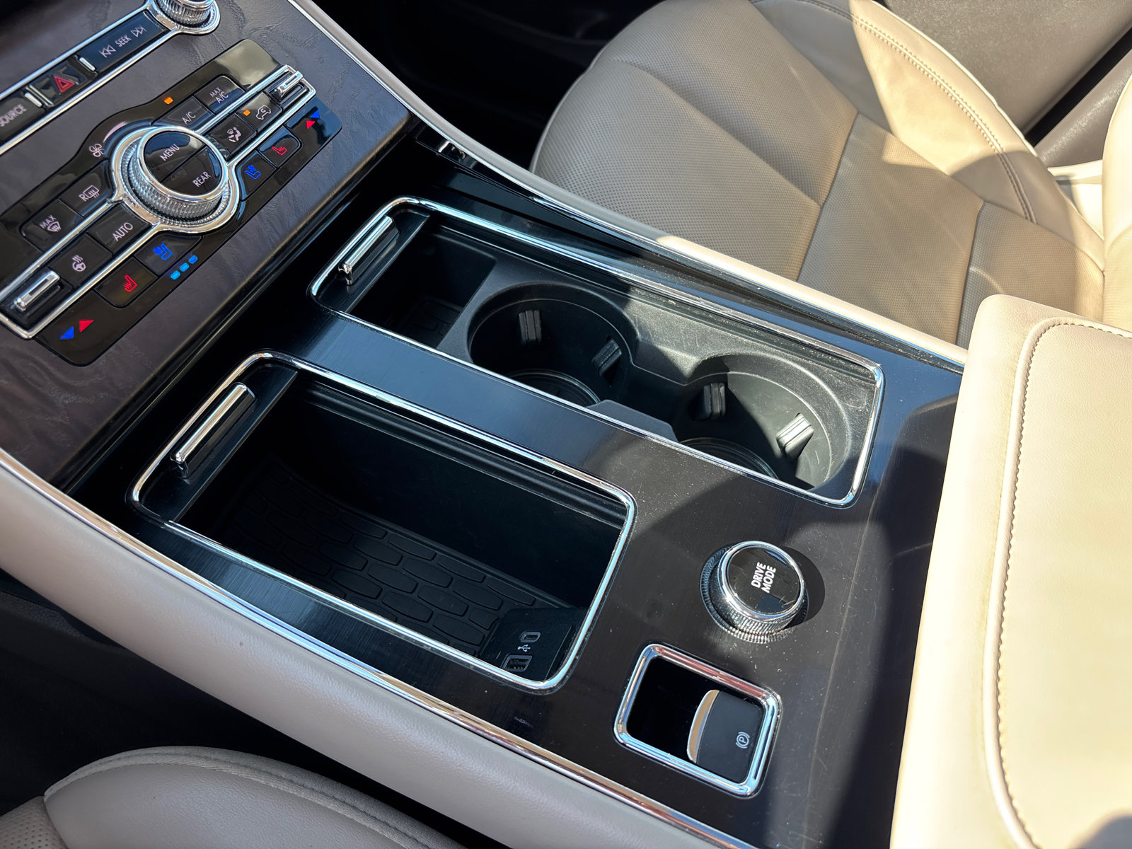 Certified 2022 Lincoln Aviator Reserve w/ Elements Package Plus AWD/4WD image 23