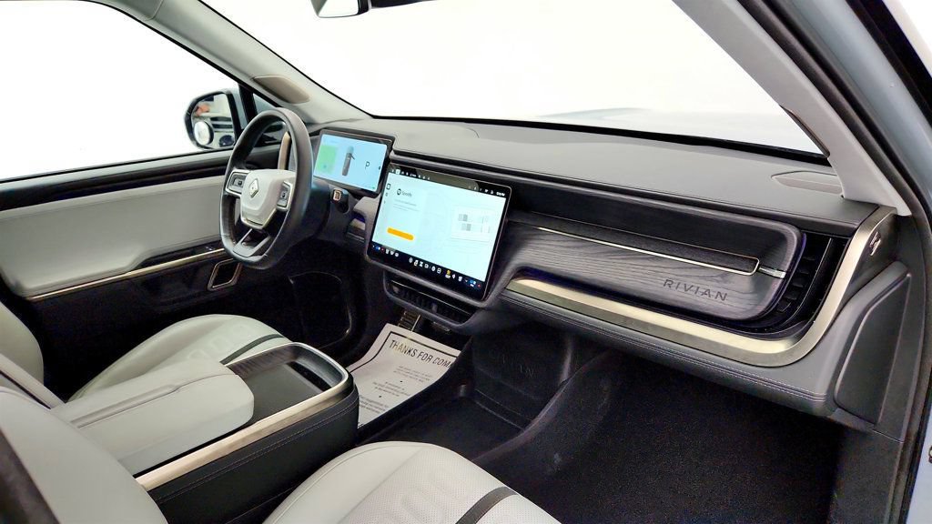 Used 2024 Rivian R1S Adventure AWD/4WD image 27
