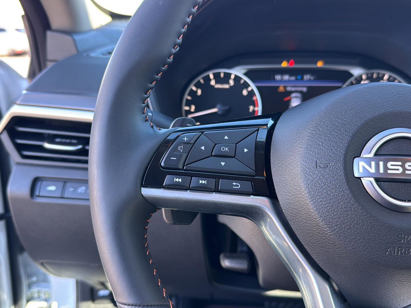 Used 2025 Nissan Altima 2.5 SR image 18