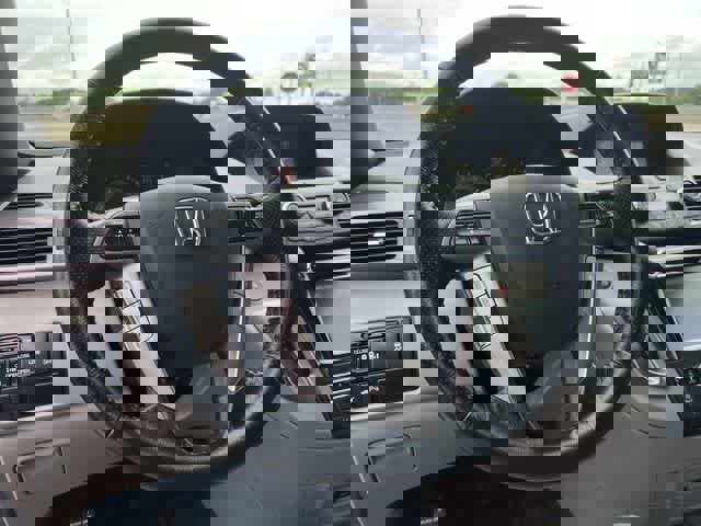 Used 2016 Honda Odyssey Touring Elite image 17